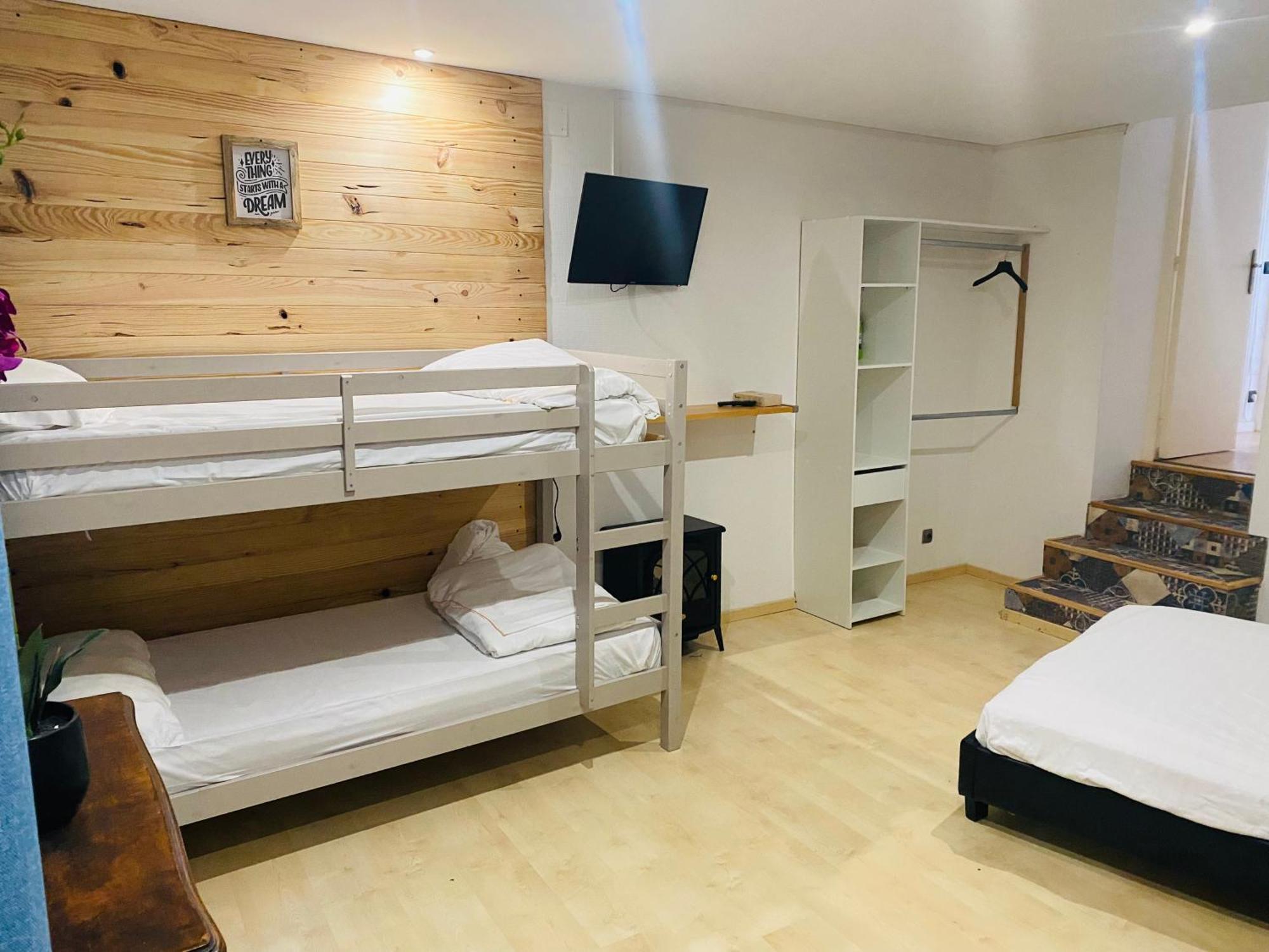 Home Saint Michel Понторсон Экстерьер фото